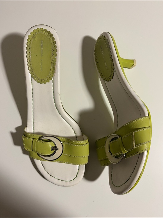 Roberto Vianni Shoes - Y2K kitten heels with buckle detail